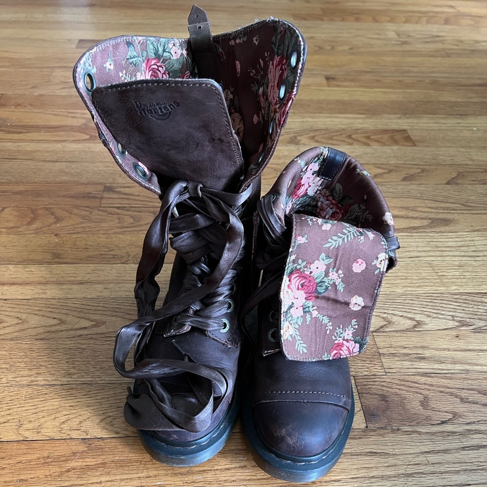 SOLD!  Dr. Martens 1914 Triumph